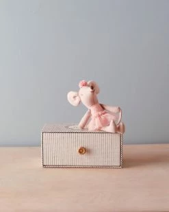 Maileg Dancing Mouse In Daybed *New*