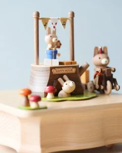Wooderful Life Wooden Bunny Music Box *New*