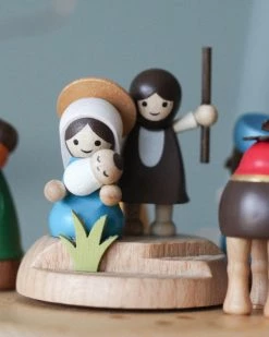 Wooderful Life Nativity Scene Music Box *New*