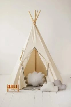 Odin Parker *New* Teepee With Pompoms And Mat Set
